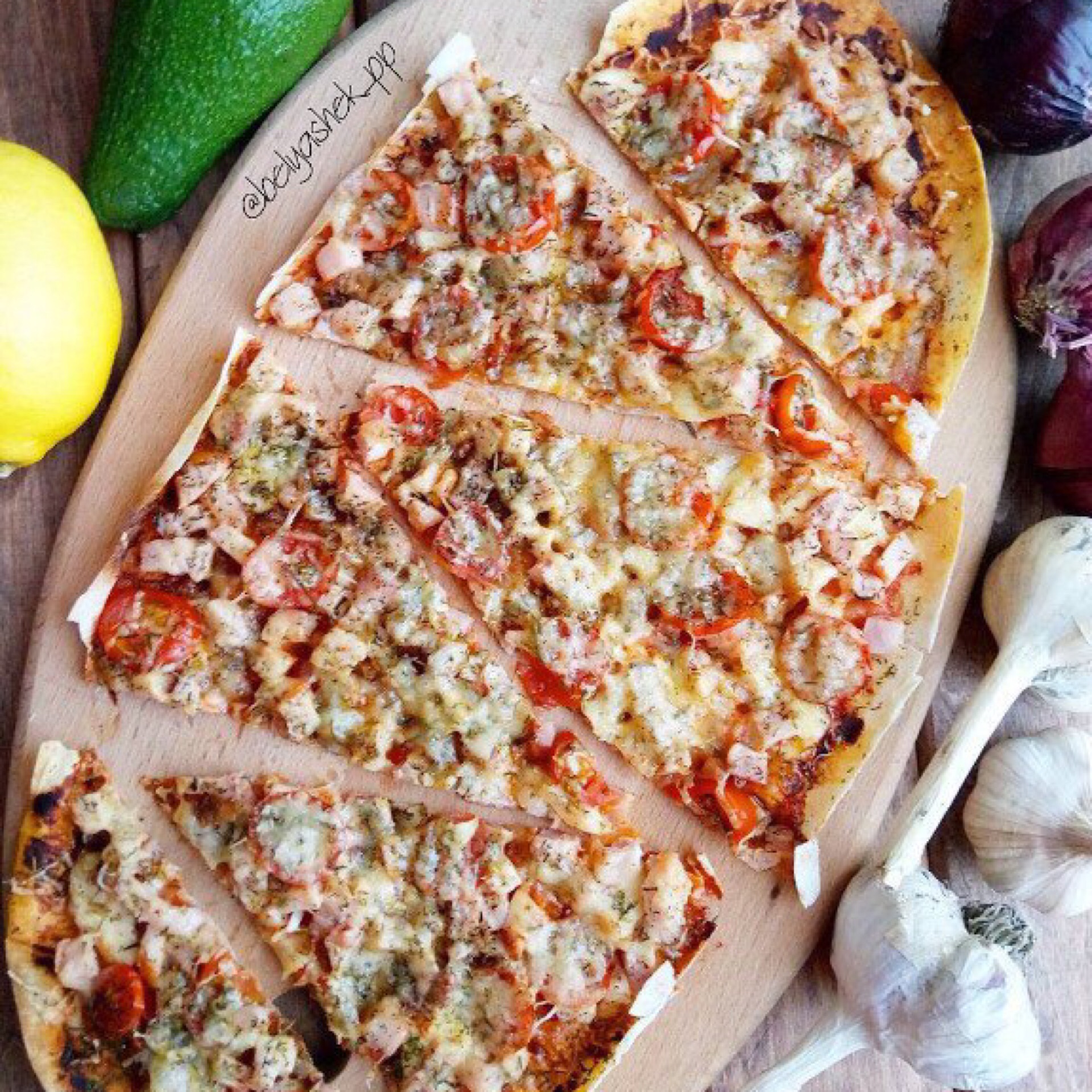 Пицца на армянском лаваше