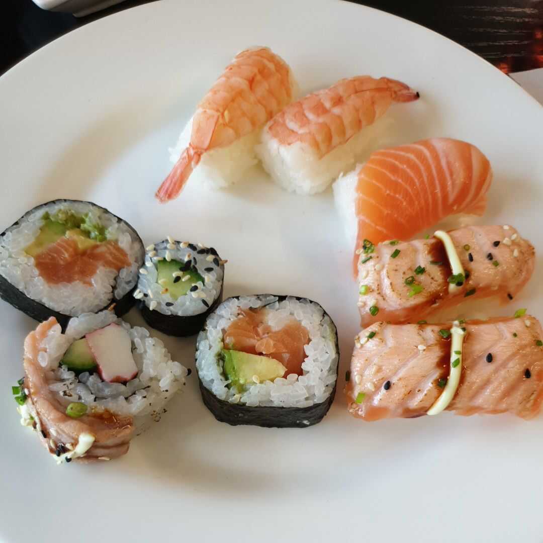 Sushi Vihanneksilla ja Meren Antimilla