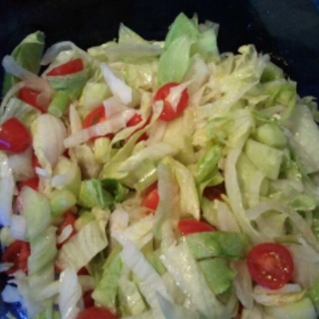 Blattsalat mit Verschiedenen Gemüsesorten