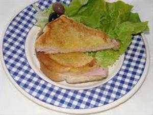 Sanduíche de Fiambre e Queijo com Manteiga e Alface
