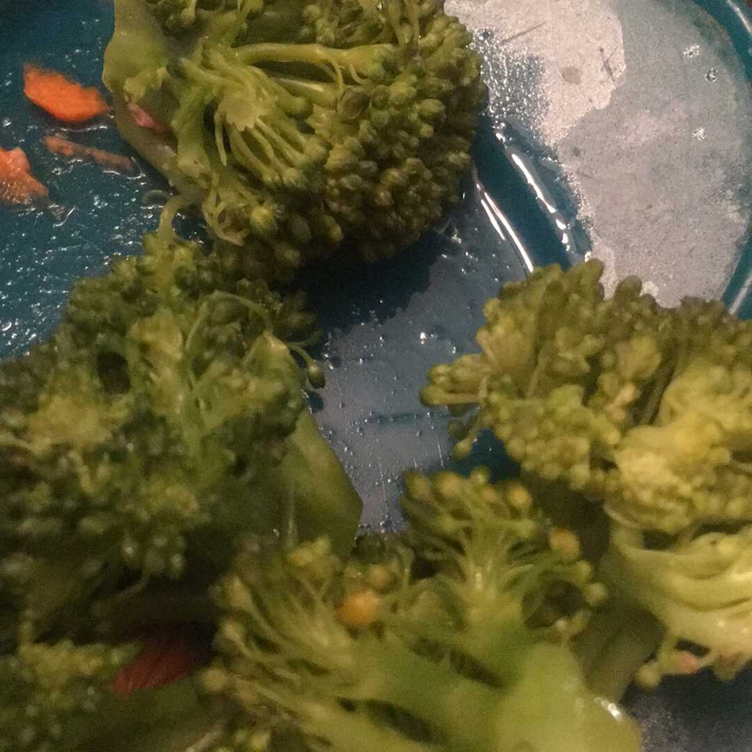 Brócoli Cocido (sin Grasa Añadida en la Cocina)