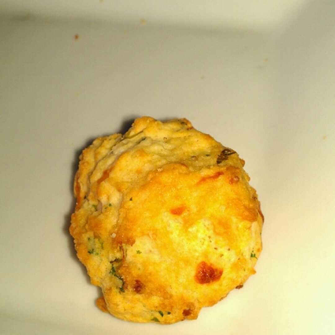 Ruby Tuesday Garlic Cheese Biscuit