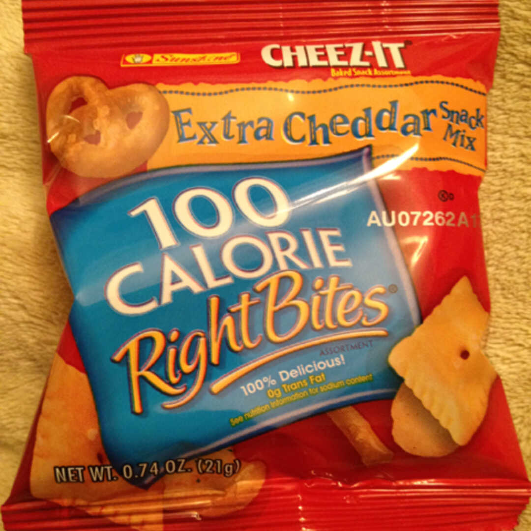 Sunshine Cheez-it Extra Cheddar Party Mix