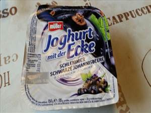 Müller Joghurt mit der Ecke Schwarze Johannisbeere
