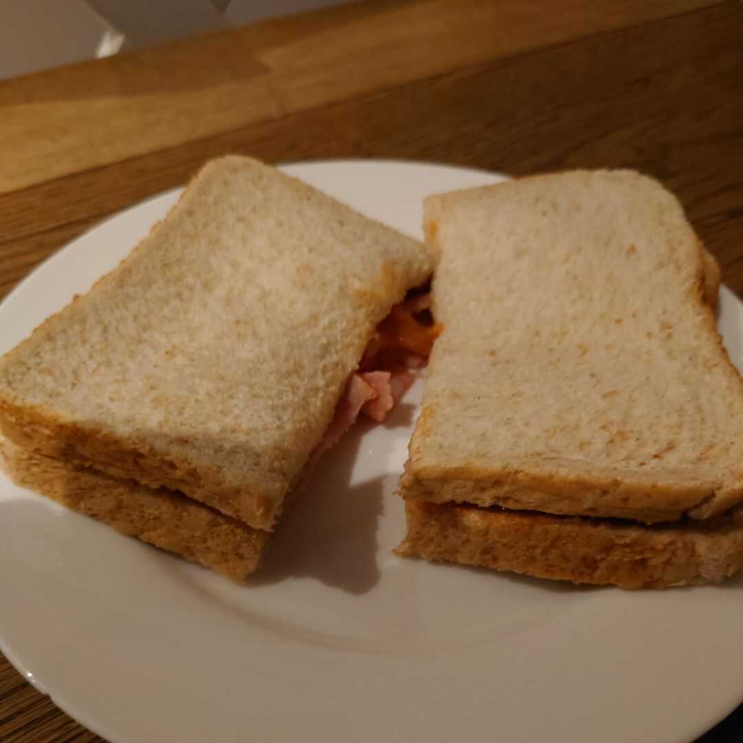 Bacon Sandwich with Spread