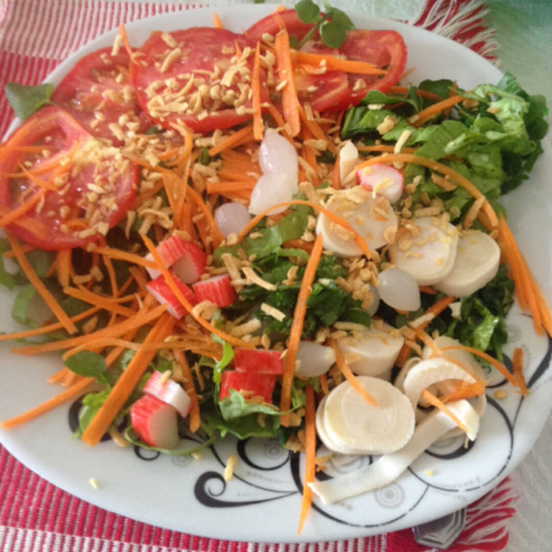 Salada de Alface com Vegetais Variados (com Tomates e/ou Cenouras)