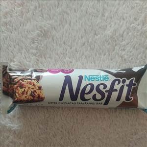 Nestle Nesfit Bitter Çikolatalı Tam Tahıllı Bar