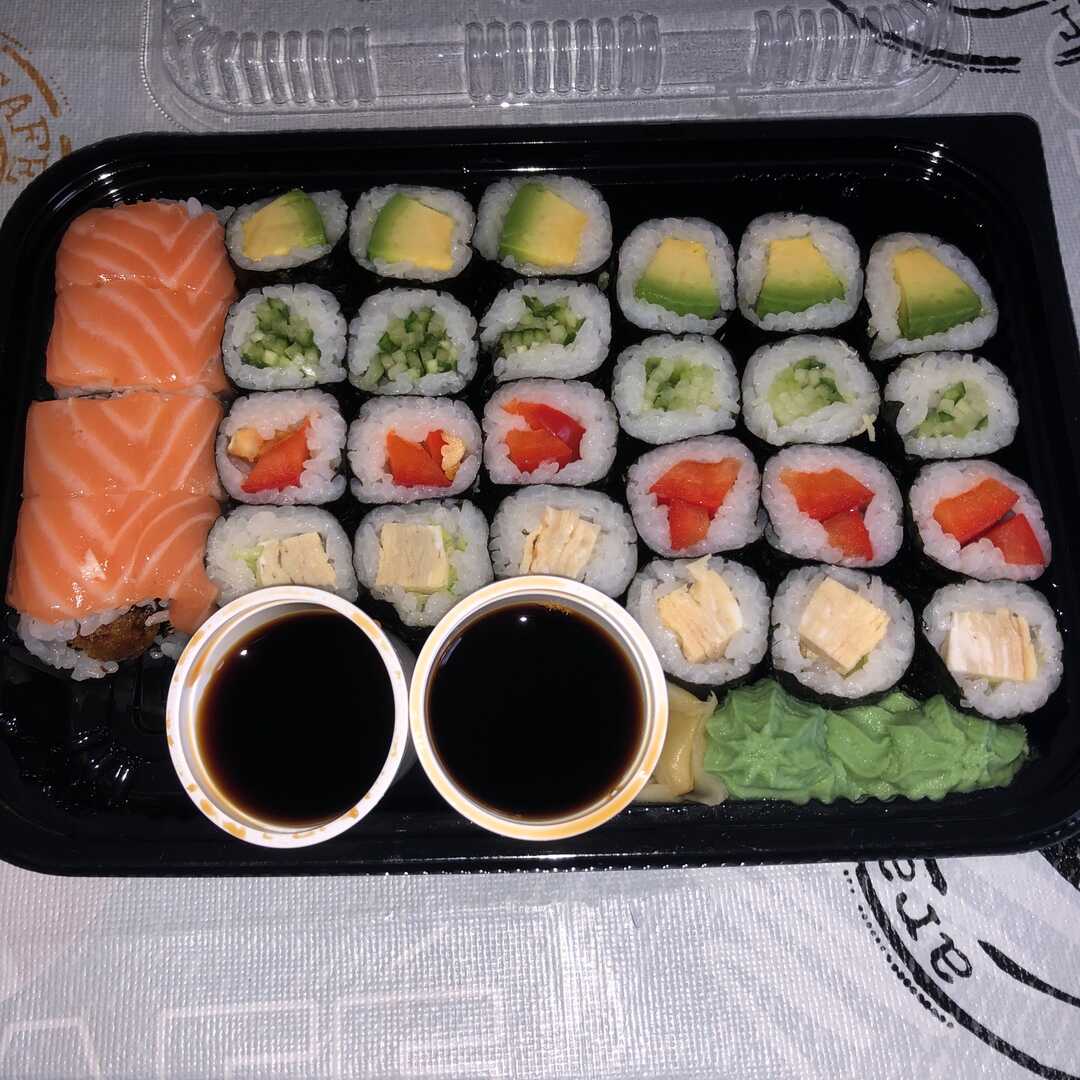 Asia Spezialitäten 12 Sushi