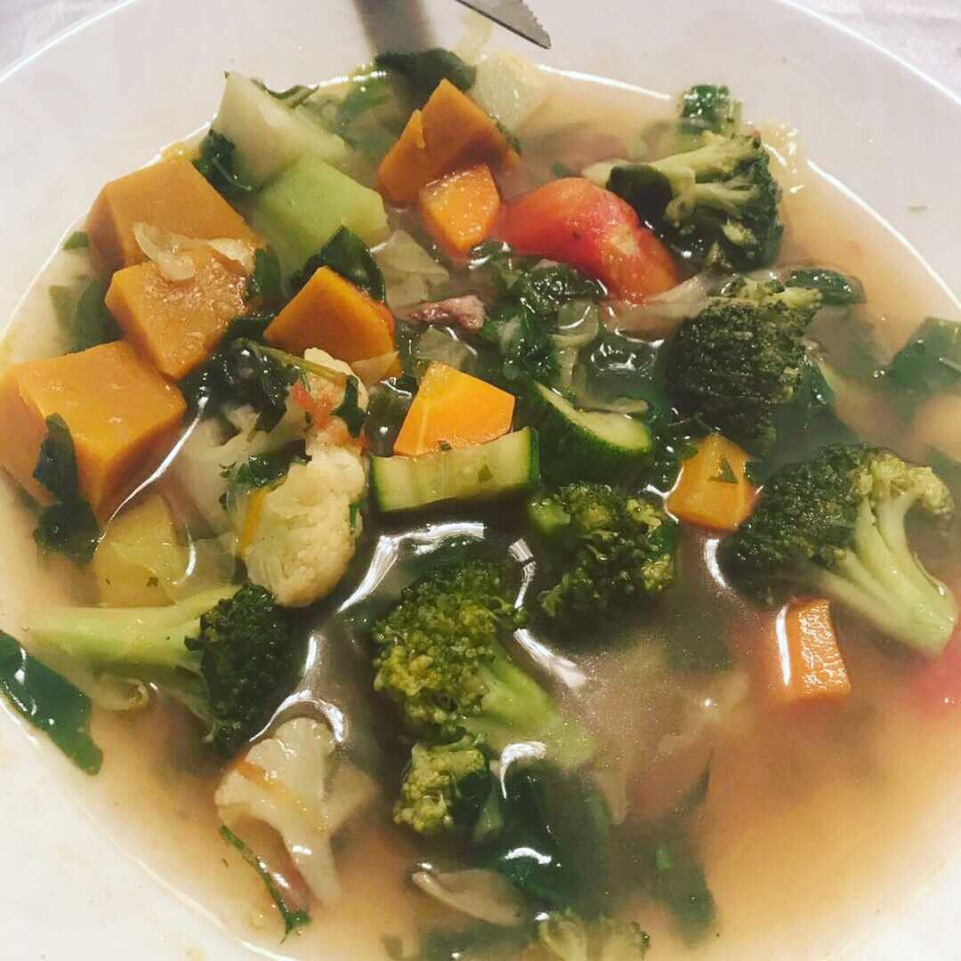 Sopa de Vegetais Vegetariana (Preparada com Água)
