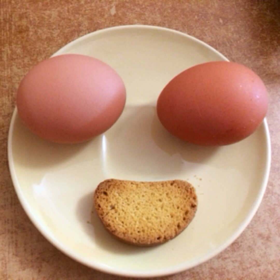 Яичница 4 яйца калорийность. 7 Яиц. Овощи половинка яйца вареного. Фото одного вареного яйца и яблока в домашних условиях.
