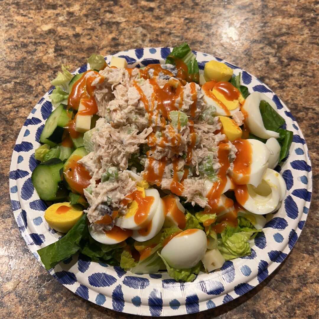 Chicken or Turkey Garden Salad (Chicken and/or Turkey, Tomato and/or Carrots, Other Vegetables)
