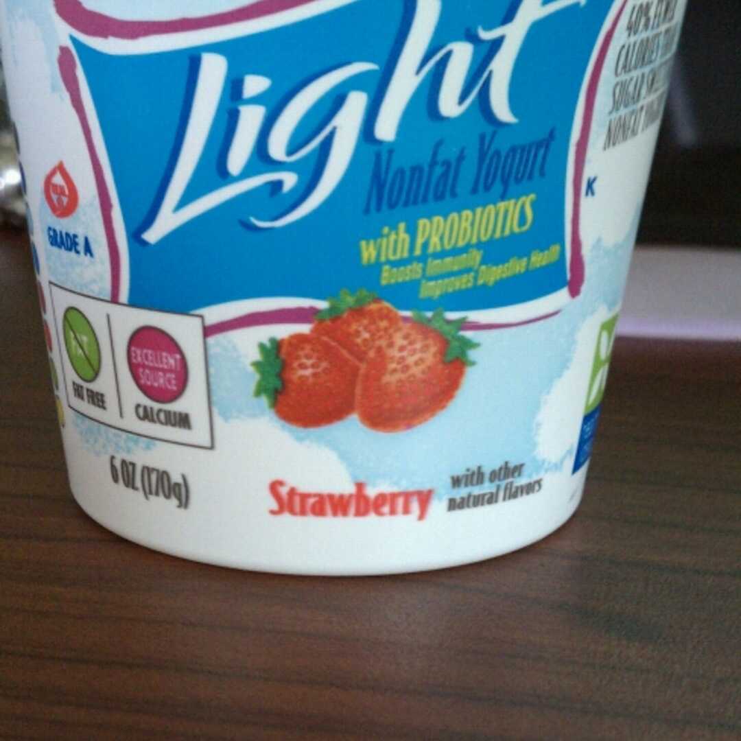 Giant Food Light Nonfat Strawberry Yogurt