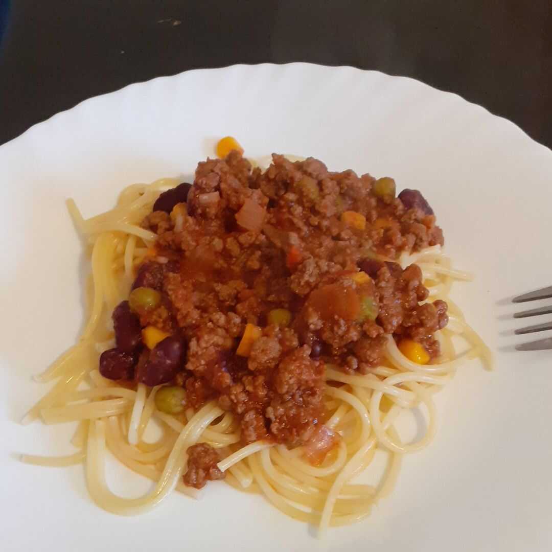 Spaghetti with Tomato Sauce and Vegetables