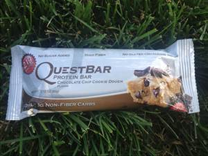 Quest Chocolate Chip Cookie Dough Protein Bar