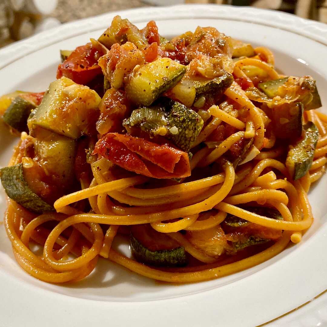 Spaghetti al Pomodoro e Verdure