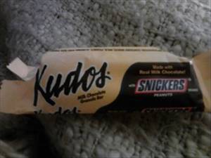 Kudos Granola Bar with Snickers
