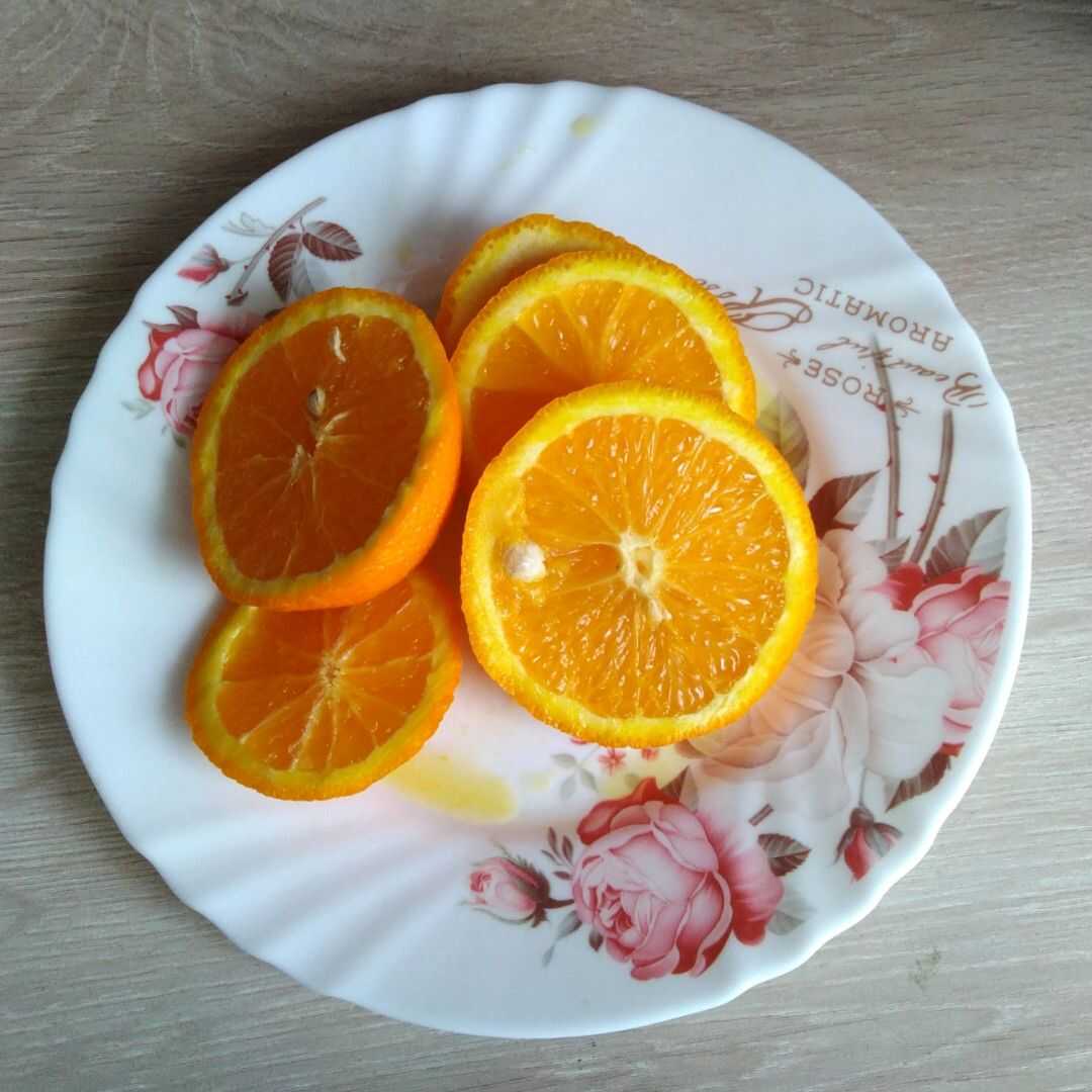 Калорийность 1 апельсина без кожуры. Апельсины навел. Апельсин Навелин как понять.