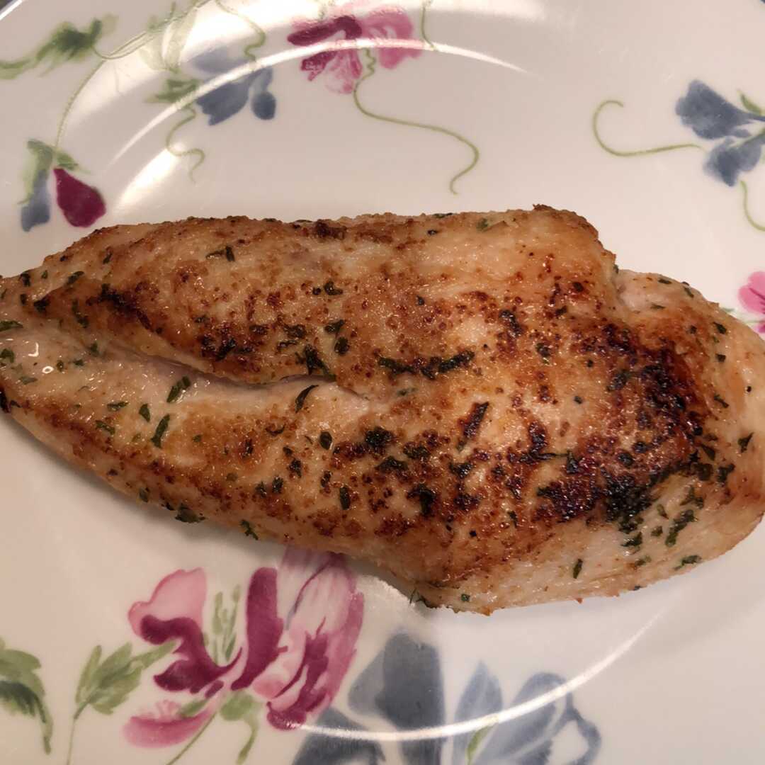 Roasted Broiled or Baked Chicken Breast (Skin Not Eaten)