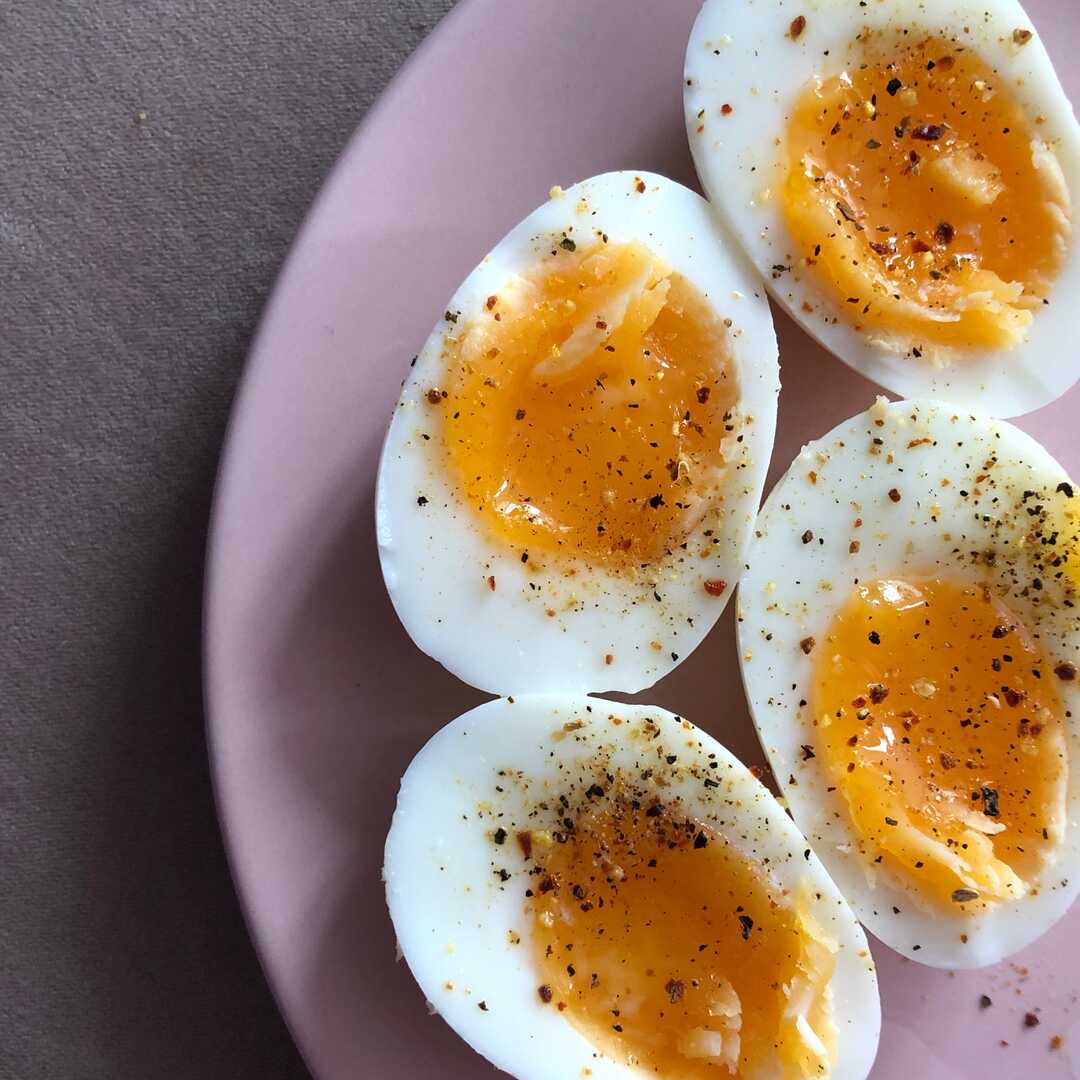 Сколько варить яйца всмятку