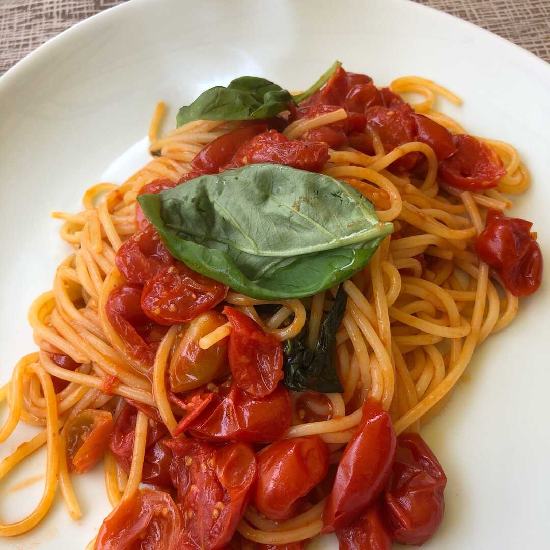 Spaghetti al Pomodoro e Verdure