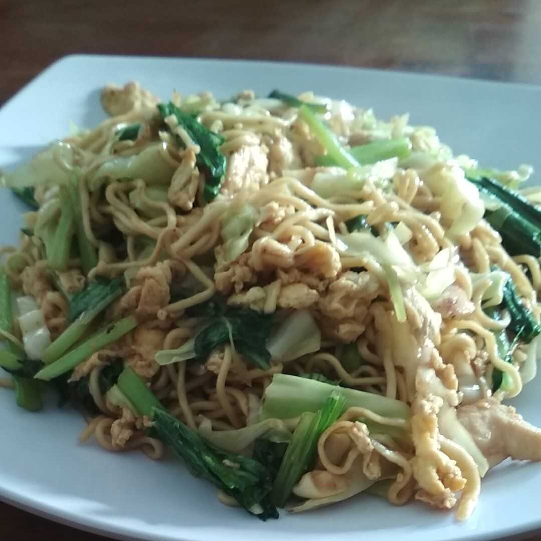 Chicken or Turkey and Noodles (Mixture)