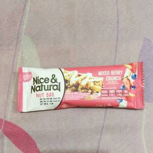 Nice & Natural Nut Bar Mixed Berry Crunch