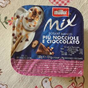 Muller Mix Yogurt Bianco Più Nocciole e Cioccolato