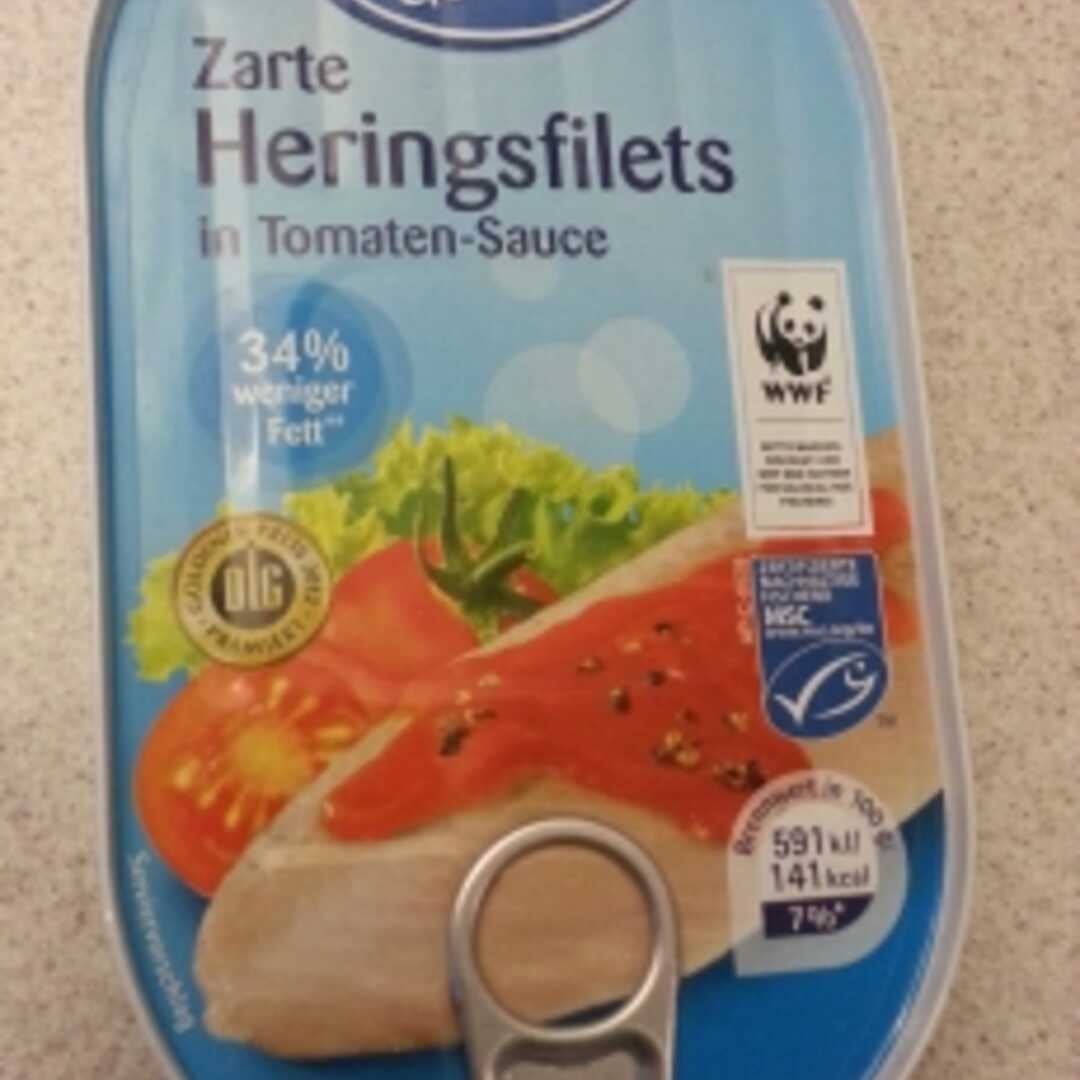 Leichter Genuss Zarte Heringsfilets in Tomaten-Sauce