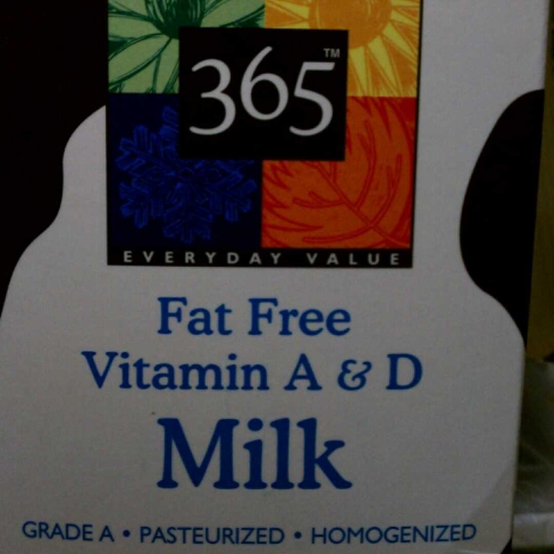 365 Organic Fat Free Milk