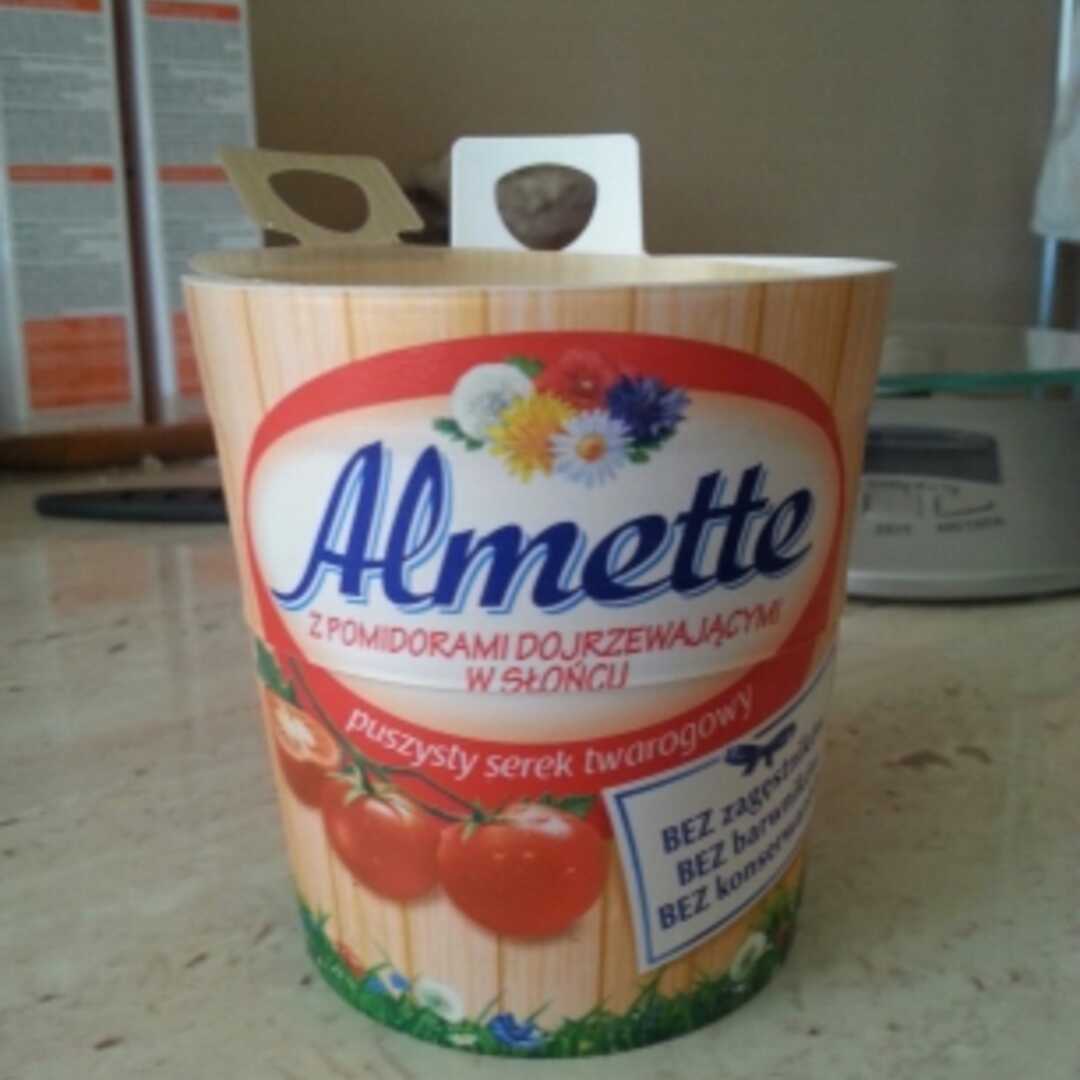 Almette Almette z Pomidorami Dojrzewającymi w Słońcu