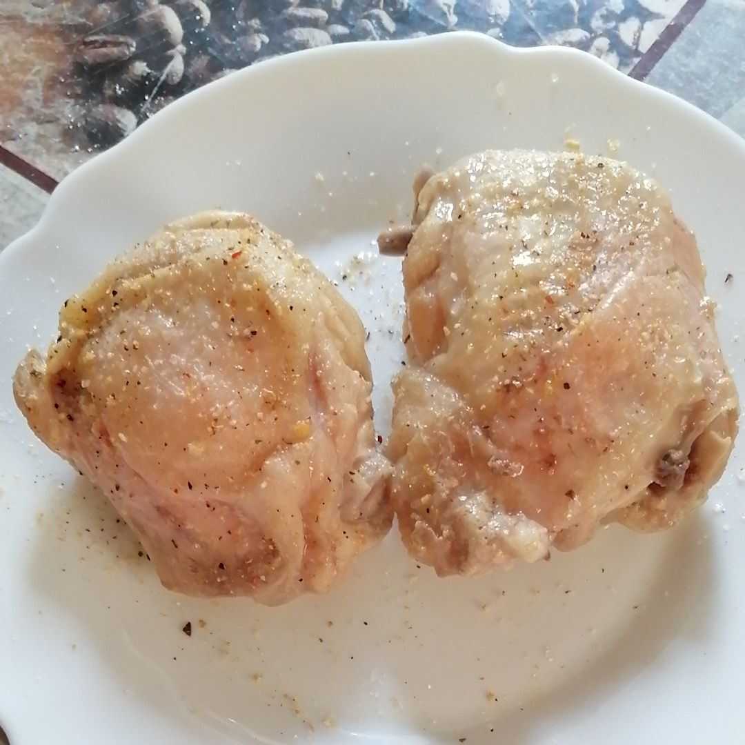 Куриные бедрышки в сметанном соусе