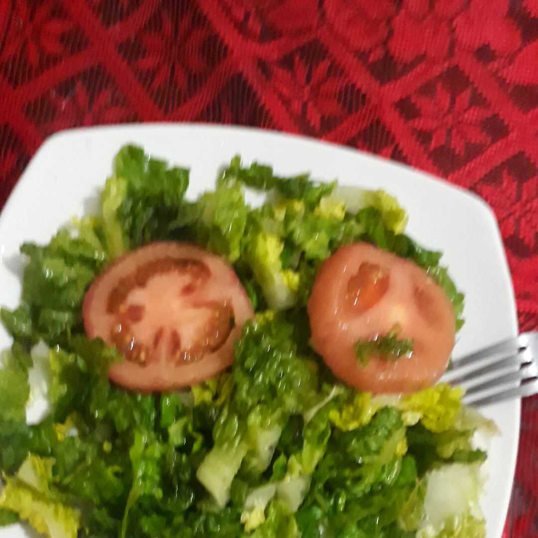 Ensalada de Lechuga con Queso, Tomate y/o Zanahoria