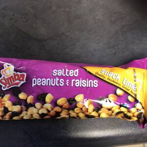 Simba Salted Peanuts & Raisins