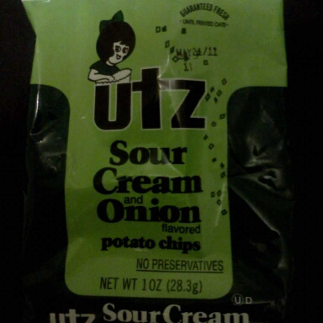 Utz Sour Cream & Onion Flavored Ripple Cut Potato Chips (Family Size)