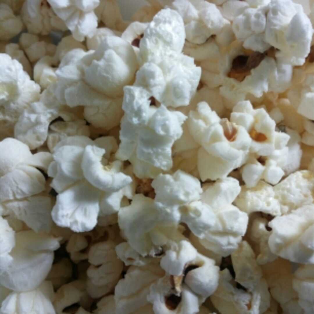 Fettarmes Popcorn mit Öl