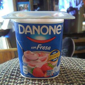 Danone Yoghurt con Fresa