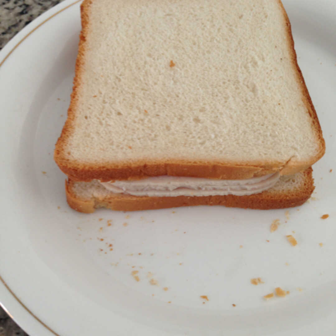 How Many Calories in a Ham And Cheese Sandwich 