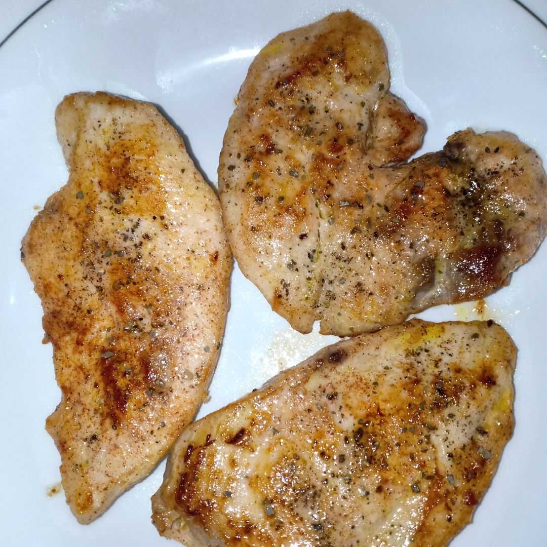 Daging Dada Ayam (Ayam Pedaging, Dipanggang, Dimasak)
