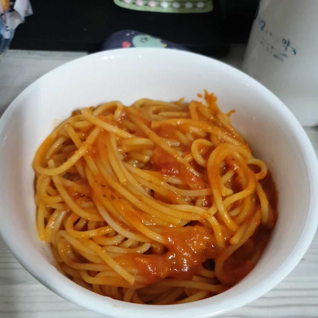 고기없는 스파게티와 토마토 소스