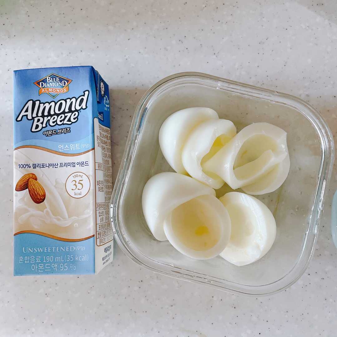 계란 흰자안의 칼로리와 영양정보