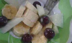 Salada de Frutas Tropical (Abacaxi, Papaia, Banana e Goiaba, Sólidos e Líquidos, em Calda Forte, Enlatada)