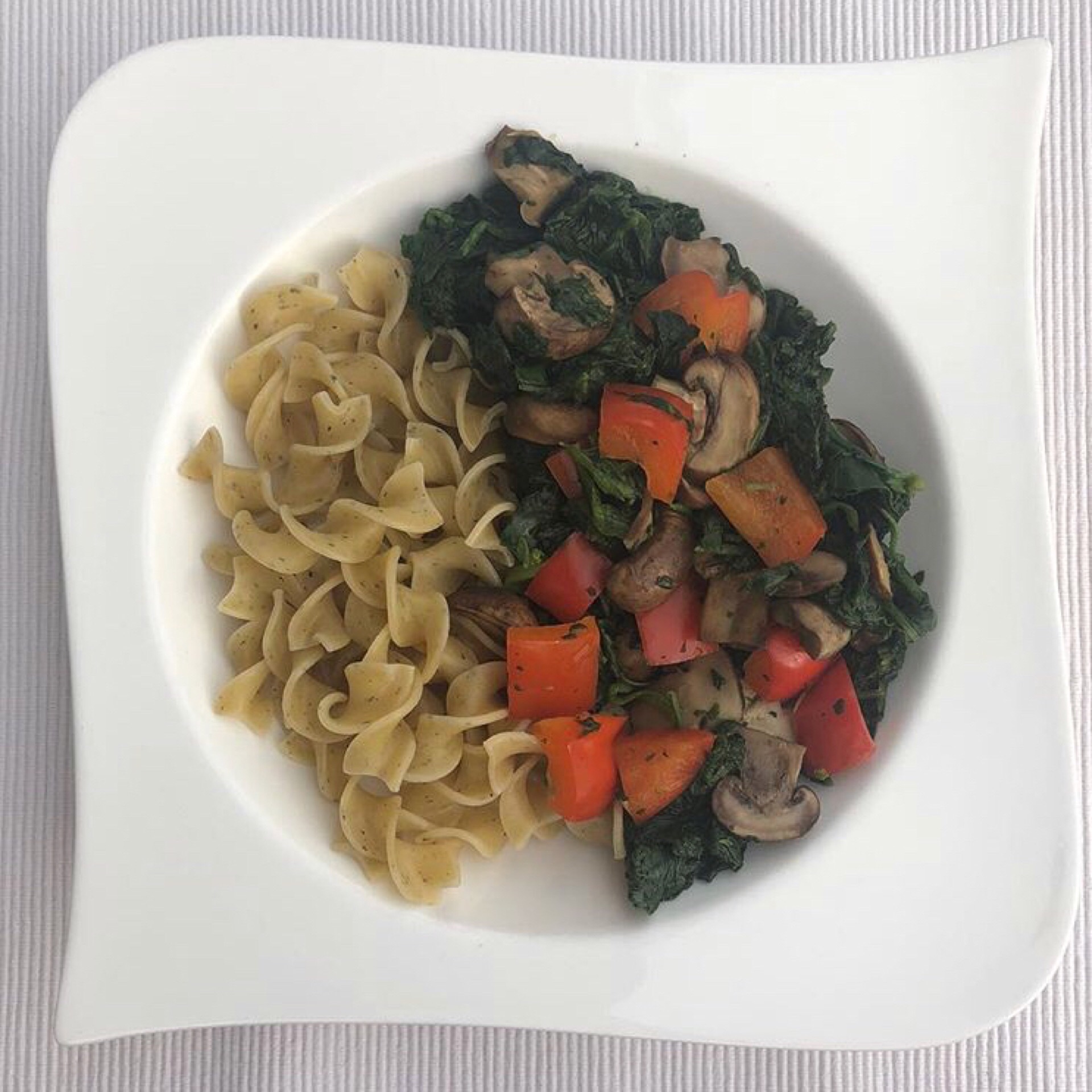 А в тюрьме сейчас ужин макароны дают картинки