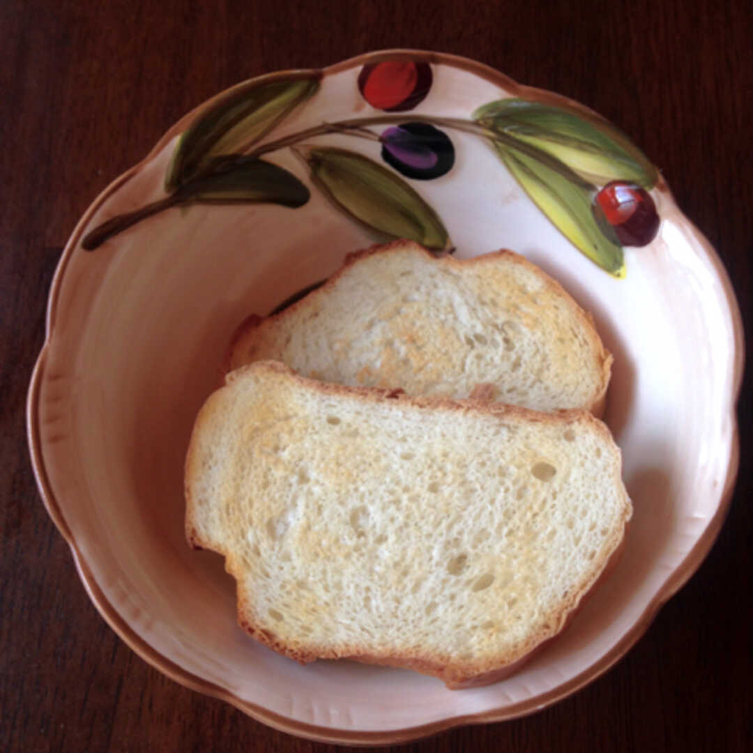Подрумяниваем белый хлеб. Хлеб на молоке в хлебопечке. Тосты из белого хлеба с сахаром. Белый зажаренный хлеб. Белый хлеб на сухих дрожжах