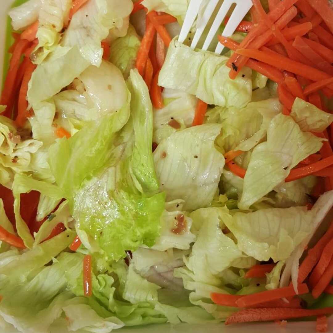 Lettuce Salad with Assorted Vegetables (Including Tomatoes and/or Carrots)