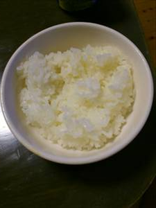白米（中粒、調理済み）