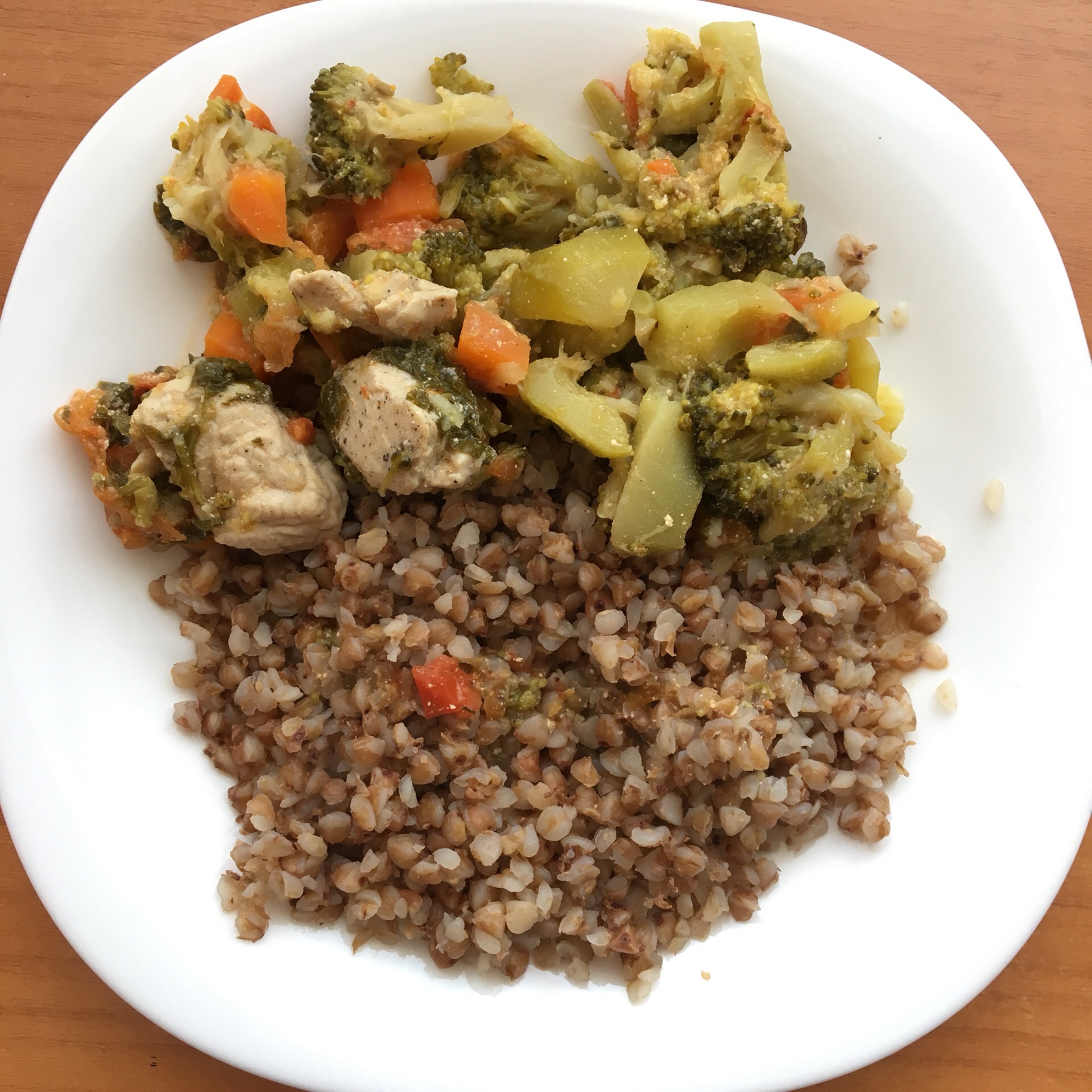 бизнес ланч. обед тут. творог с абрикосовым вареньем. обед тут. обед тут.