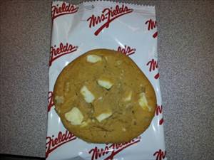 Mrs. Fields White Chunk Macadamia Cookies (44g)