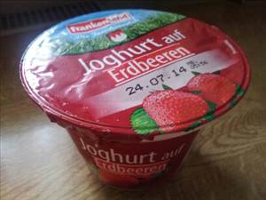 Frankenland Joghurt auf Erdbeeren