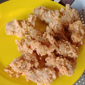 Ayam (Dilapisi Tepung Roti dan Digoreng)