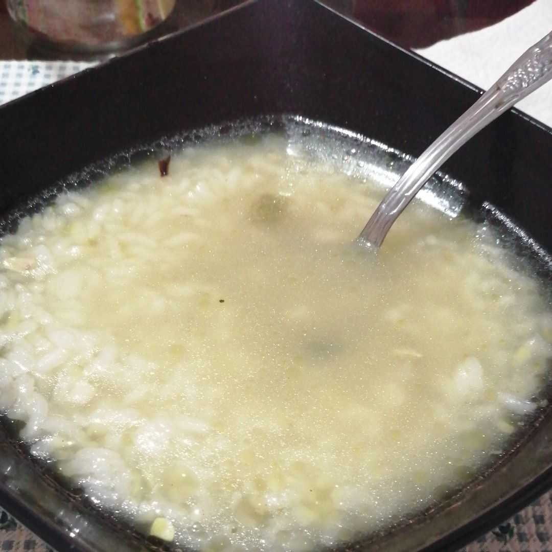 Sopa de Arroz con Pollo